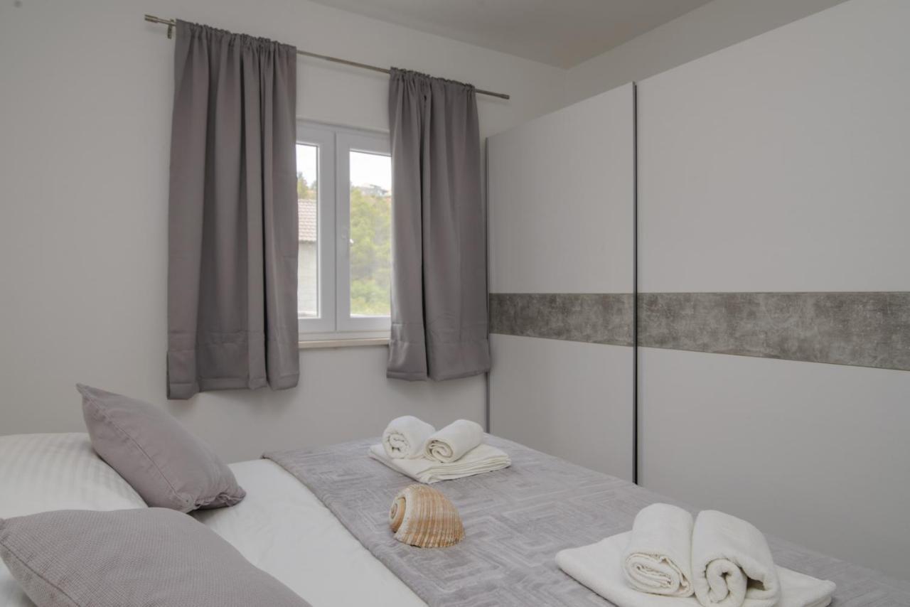 Apartments Pelja Trogir Eksteriør bilde